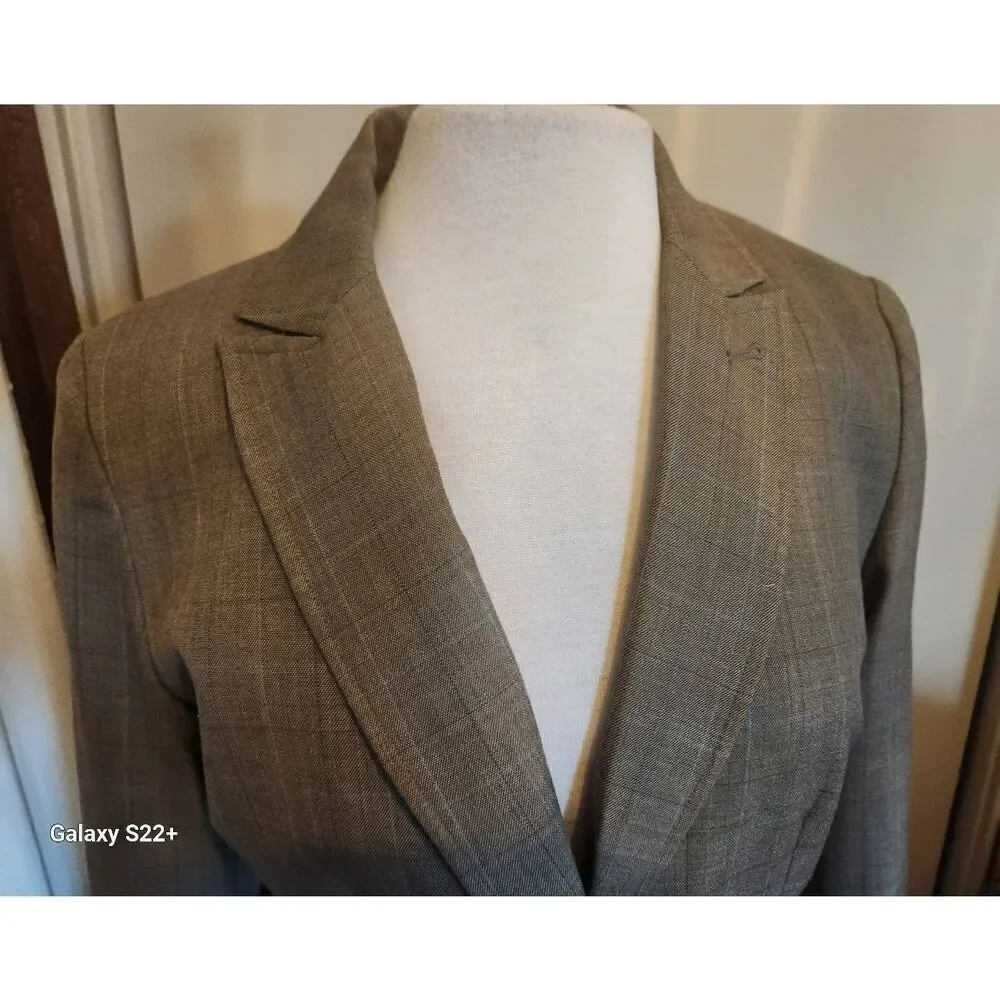 J19  Victor Alfaro tan plaid one buttonlined blazer career business